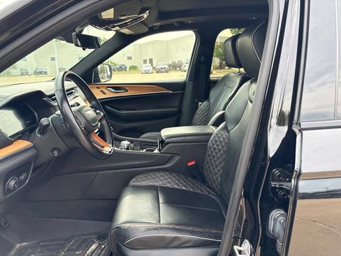 Used 2021 Jeep Grand Cherokee L Summit AWD/4WD image 11