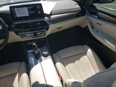 Used 2023 BMW 530i w/ Premium Package RWD image 16