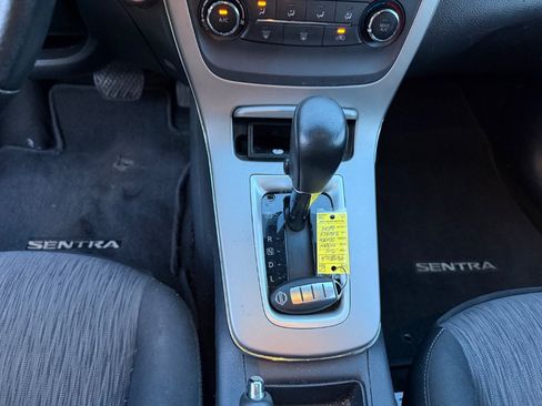 Used 2015 Nissan Sentra SV FWD image 17