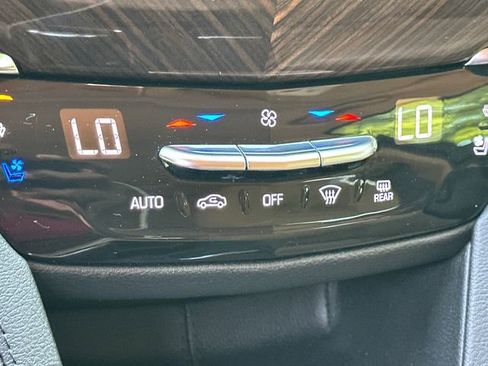 Used 2021 Cadillac XT6 Sport w/ Platinum Package AWD/4WD image 29