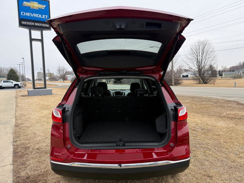 Used 2020 Chevrolet Equinox Premier image 11