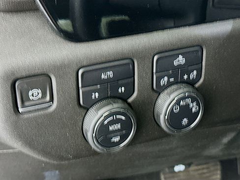 Used 2024 Chevrolet Silverado 1500 LT AWD/4WD image 17
