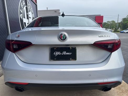 Used 2023 Alfa Romeo Giulia Ti AWD/4WD image 10