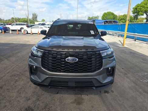 Used 2025 Ford Explorer ST-Line w/ ST-Line Street Pack AWD/4WD image 3