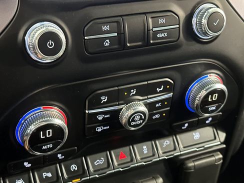 Used 2019 GMC Sierra 1500 SLT w/ Driver Alert Package I AWD/4WD image 21