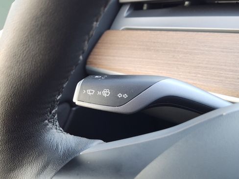 Used 2022 Tesla Model Y Performance AWD/4WD image 26