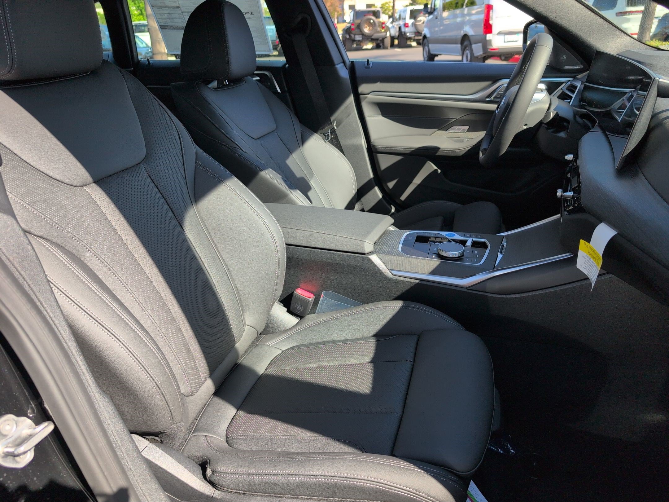 New 2026 BMW i4 eDrive40 w/ Parking Assistance Package RWD image 33