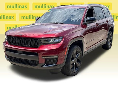 Used 2024 Jeep Grand Cherokee L Limited w/ Black Appearance Package RWD image 12