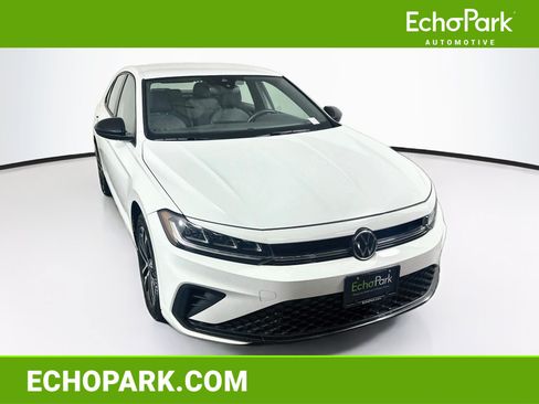 Used 2025 Volkswagen Jetta Sport FWD image 1