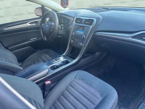 Used 2018 Ford Fusion SE FWD image 14