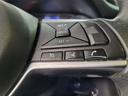 Used 2018 Nissan Rogue S image 26