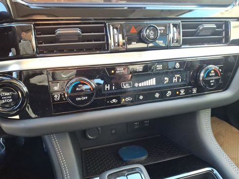 New 2026 Nissan Pathfinder Platinum image 12