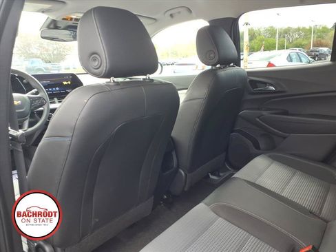 Used 2025 Chevrolet Trax LT FWD image 26