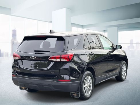 Used 2023 Chevrolet Equinox LS w/ LS Convenience Package AWD/4WD image 4