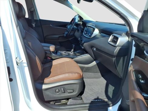 Used 2019 Kia Sorento SX image 16