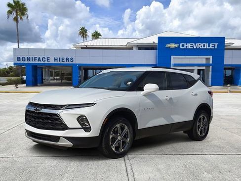 Used 2024 Chevrolet Blazer LT w/ Convenience Package FWD image 2