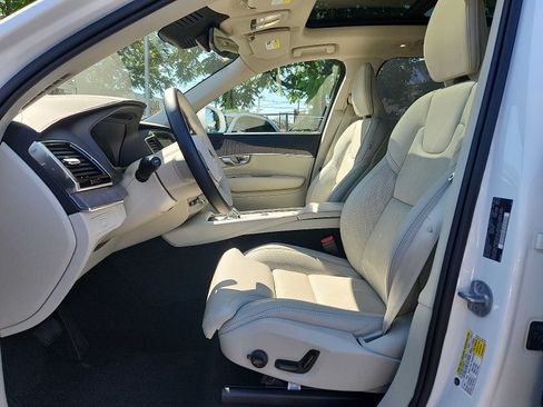 Certified 2024 Volvo XC90 B6 Ultimate w/ Protection Package AWD/4WD image 13