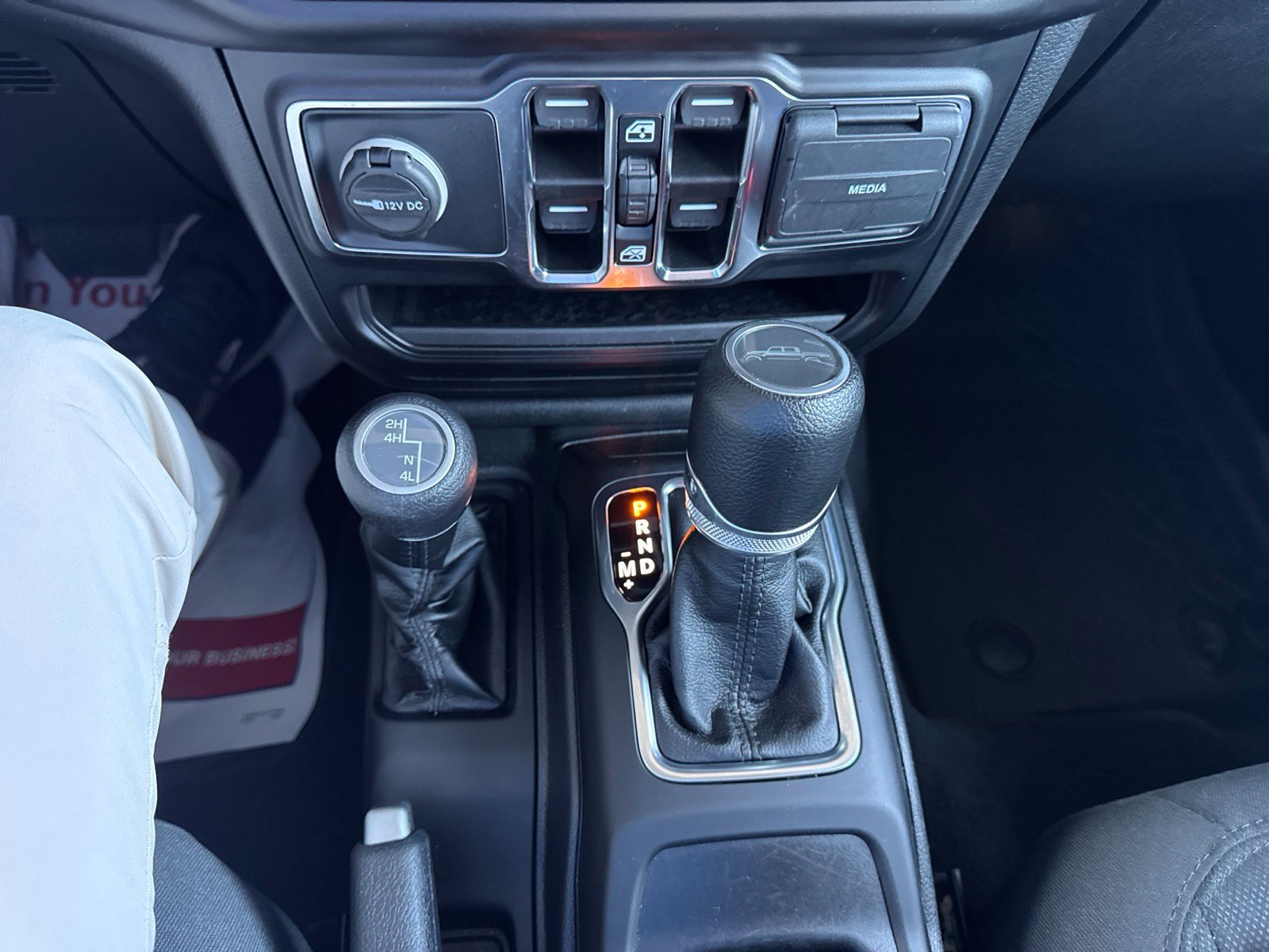 Used 2022 Jeep Gladiator Sport AWD/4WD image 32