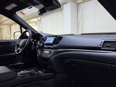 Used 2024 Honda Passport TrailSport image 21