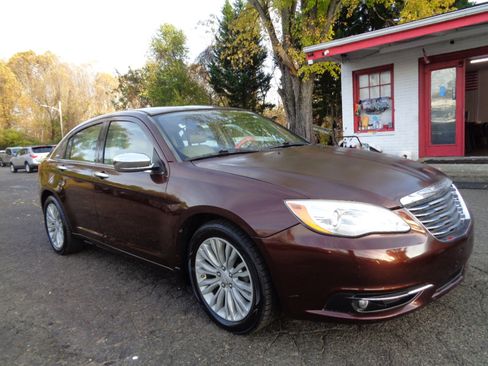 Used 2012 Chrysler 200 Limited image 3