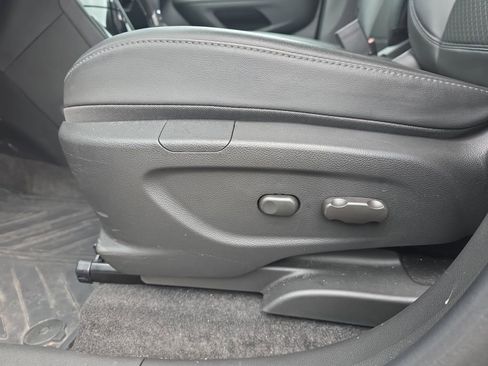 Certified 2022 Buick Encore Preferred w/ Safety Package AWD/4WD image 30