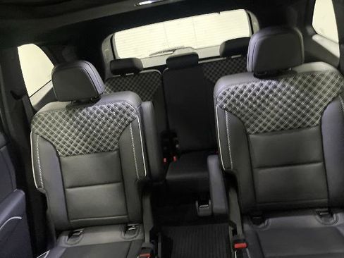 New 2025 GMC Acadia Denali w/ Super Cruise Package image 9