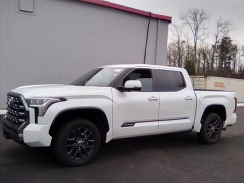 Used 2022 Toyota Tundra Platinum w/ Advanced Package image 21