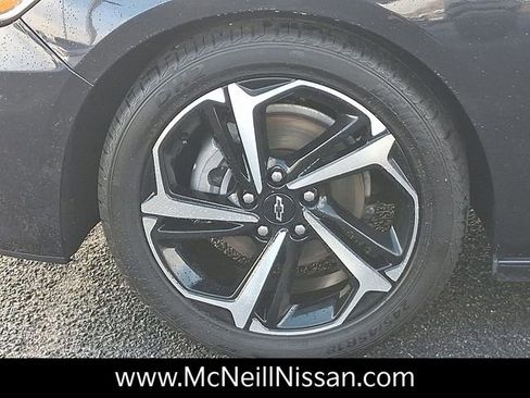 Used 2023 Chevrolet Malibu LT image 9