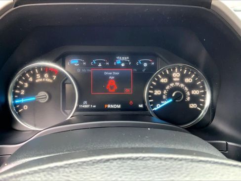 Used 2019 Ford F150 Lariat w/ Equipment Group 502A Luxury RWD image 22