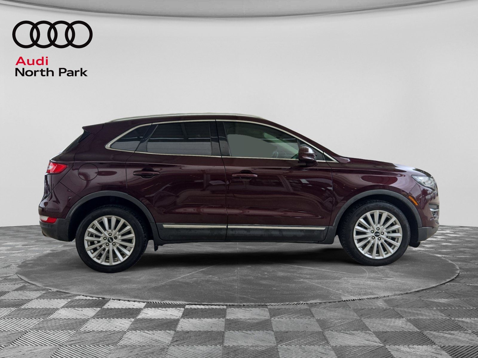 Used 2019 Lincoln MKC Premiere FWD image 6