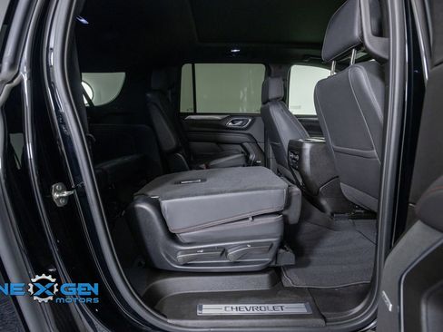Used 2023 Chevrolet Suburban RST w/ Luxury Package AWD/4WD image 39