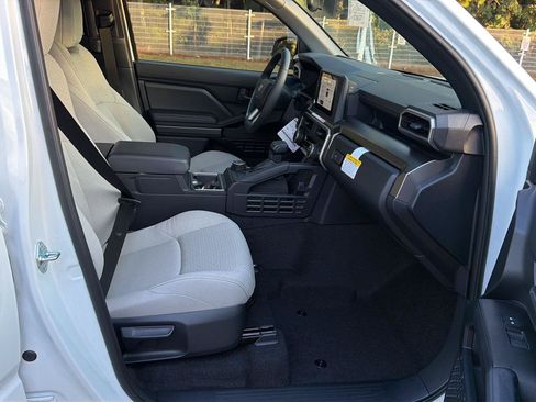 New 2026 Toyota 4Runner SR5 AWD/4WD image 13