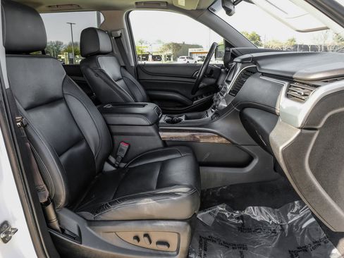 Used 2020 Chevrolet Suburban LT image 39