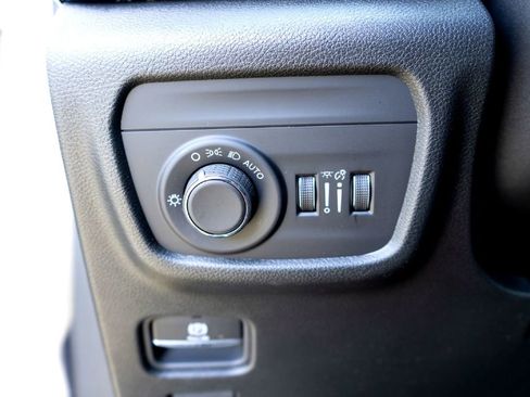 New 2025 Jeep Grand Cherokee L Altitude image 20