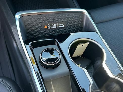 New 2026 Chevrolet Equinox LT w/ Convenience Package II image 23