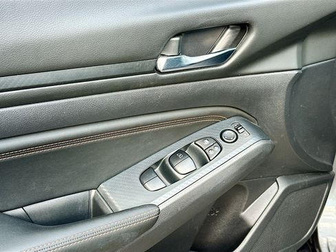 Used 2019 Nissan Altima 2.5 SR image 17