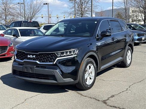 Used 2022 Kia Sorento LX image 5