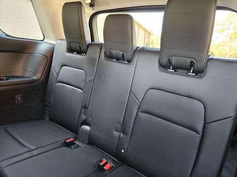 New 2025 Nissan Pathfinder SL w/ Black Appearance Package image 28