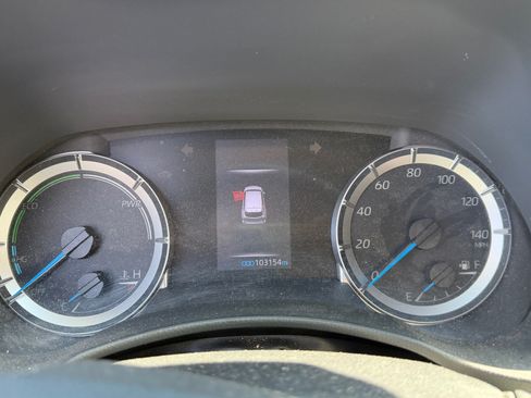 Used 2021 Toyota Highlander LE FWD image 7