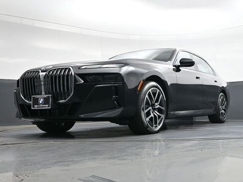 Used 2024 BMW 760i xDrive AWD/4WD image 37