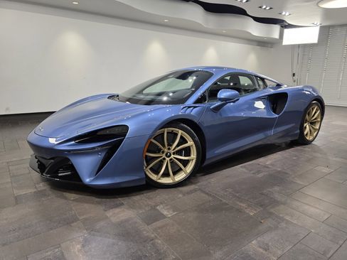 New 2026 McLaren Artura Performance Coupe image 1