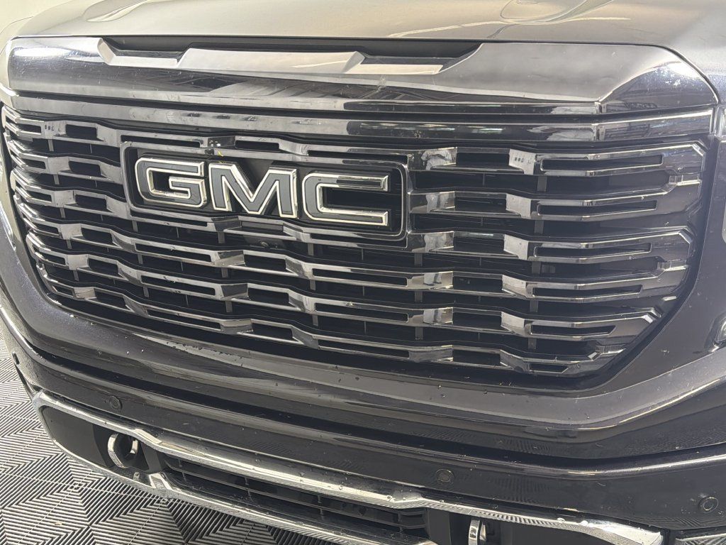 Used 2022 GMC Sierra 1500 Denali Ultimate AWD/4WD image 17