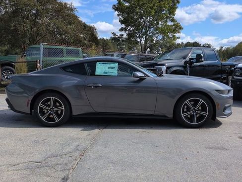 New 2025 Ford Mustang Coupe image 3