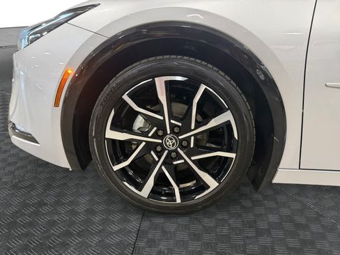 Used 2024 Toyota Prius Prime FWD image 15