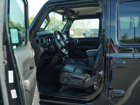 Used 2022 Jeep Gladiator Overland w/ Popular Equipment Package AWD/4WD image 12