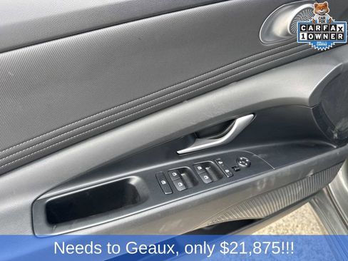 Used 2025 Hyundai Elantra SEL FWD image 38
