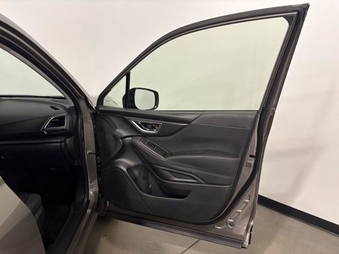 Used 2024 Subaru Forester Premium AWD/4WD image 41