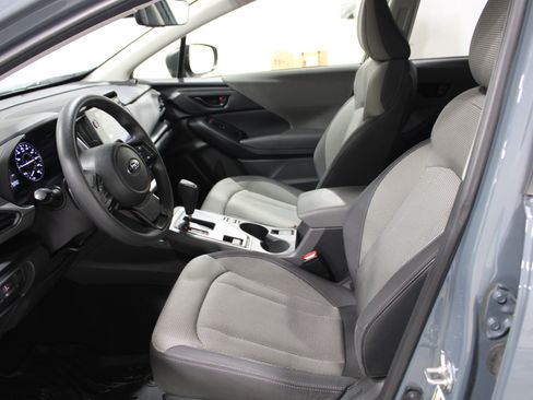 Used 2024 Subaru Crosstrek 2.0i Premium image 3