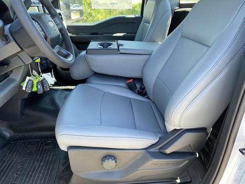 New 2025 Ford F550 2WD Regular Cab Super Duty image 9