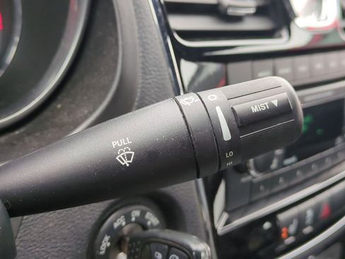 Used 2013 Chrysler 200 Limited image 27